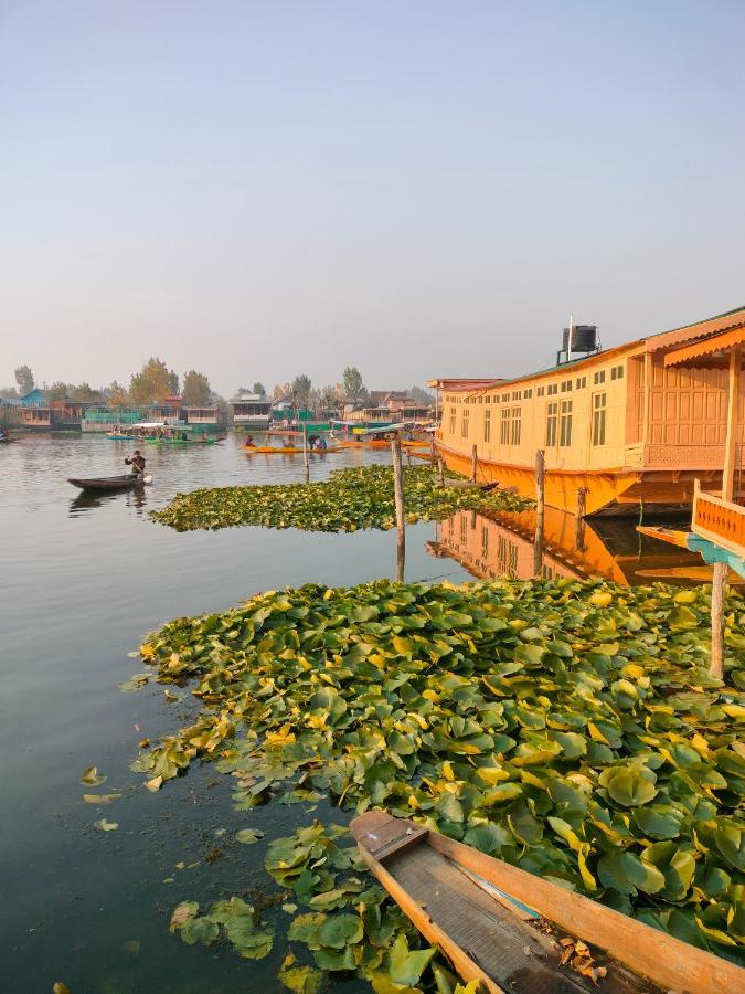 Lala Rukh Group Of Houseboats Hotel Srinagar  Exterior photo