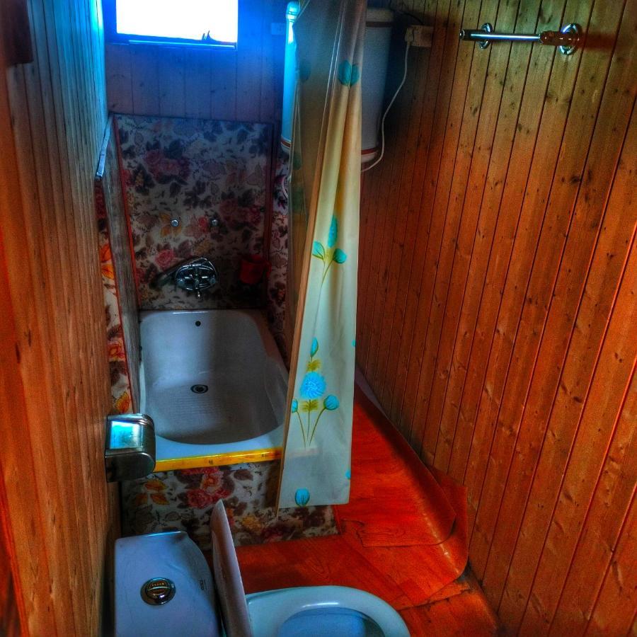 Lala Rukh Group Of Houseboats Hotel Srinagar  Exterior photo